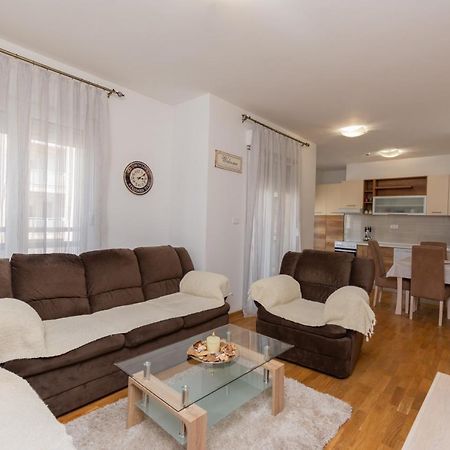 City Compass Apartment 2 พอดโกริกา ภายนอก รูปภาพ