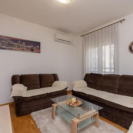 City Compass Apartment 2 พอดโกริกา ภายนอก รูปภาพ