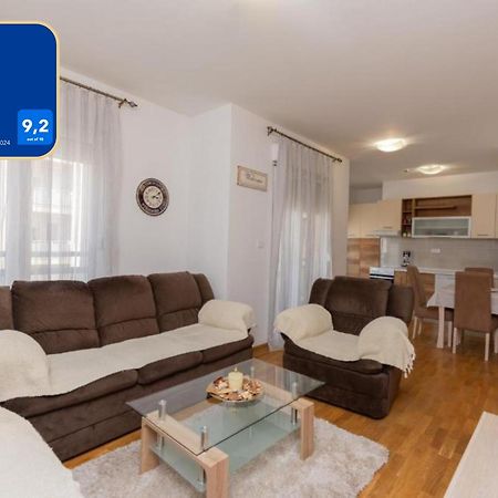 City Compass Apartment 2 พอดโกริกา ภายนอก รูปภาพ