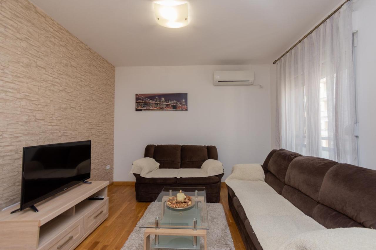 City Compass Apartment 2 พอดโกริกา ภายนอก รูปภาพ