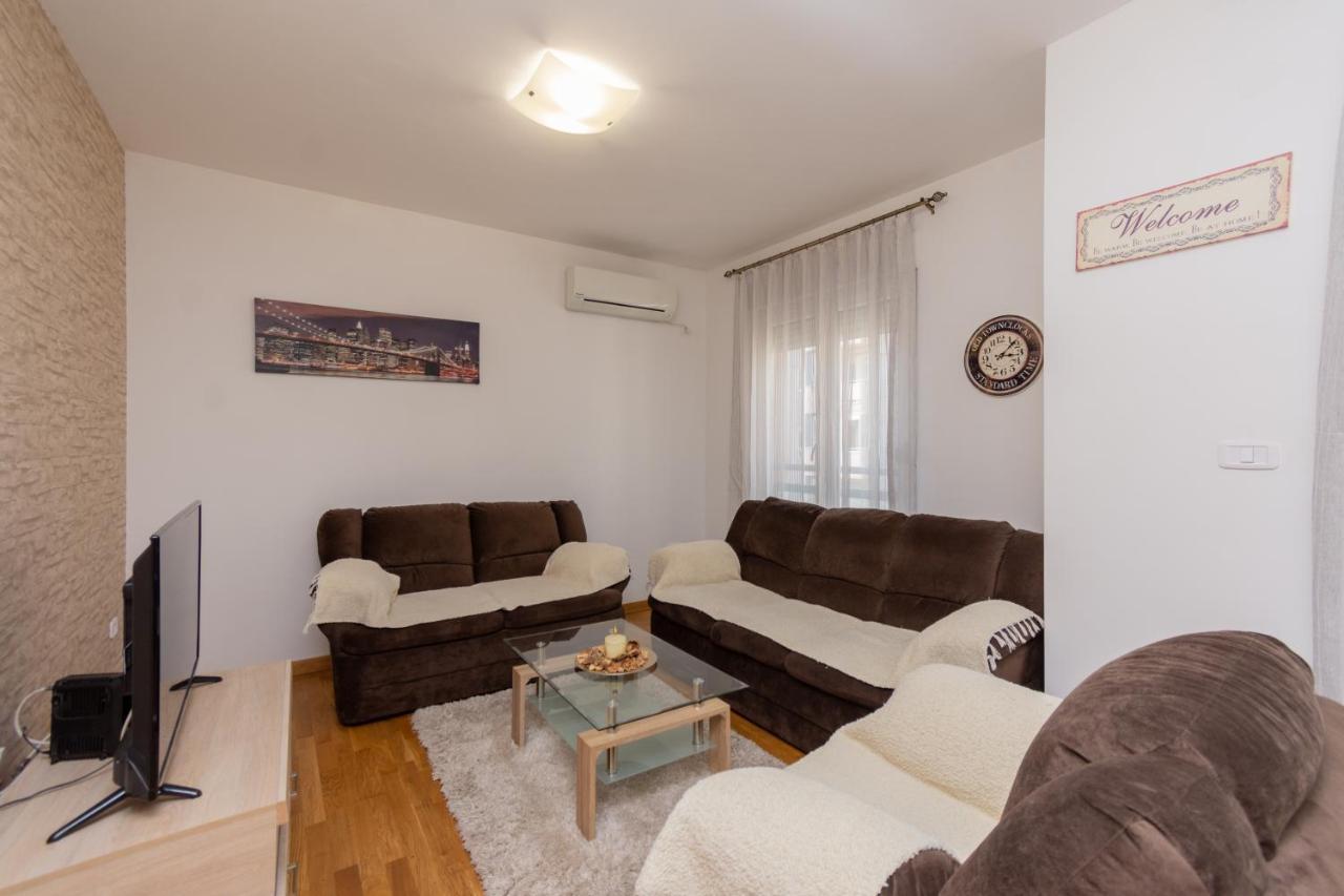 City Compass Apartment 2 พอดโกริกา ภายนอก รูปภาพ