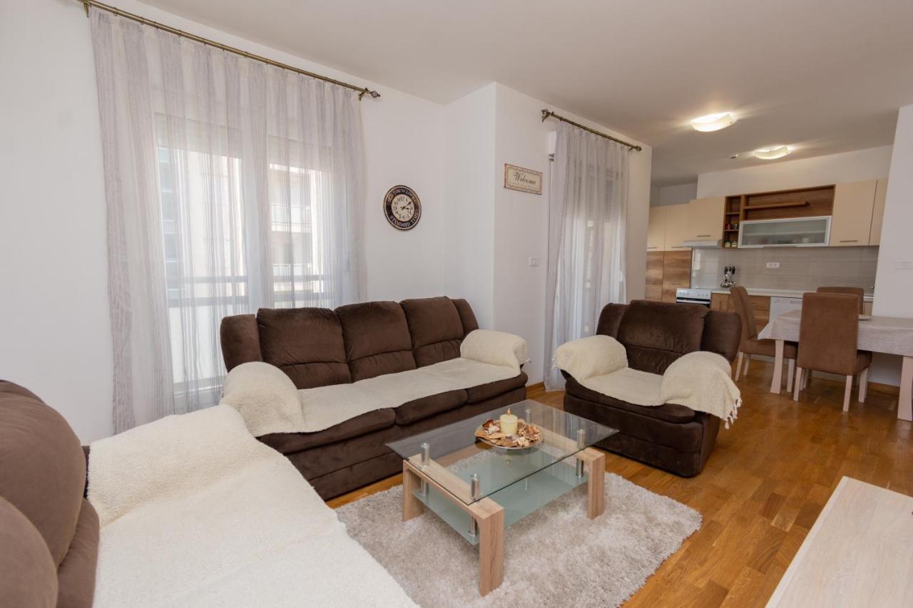 City Compass Apartment 2 พอดโกริกา ภายนอก รูปภาพ