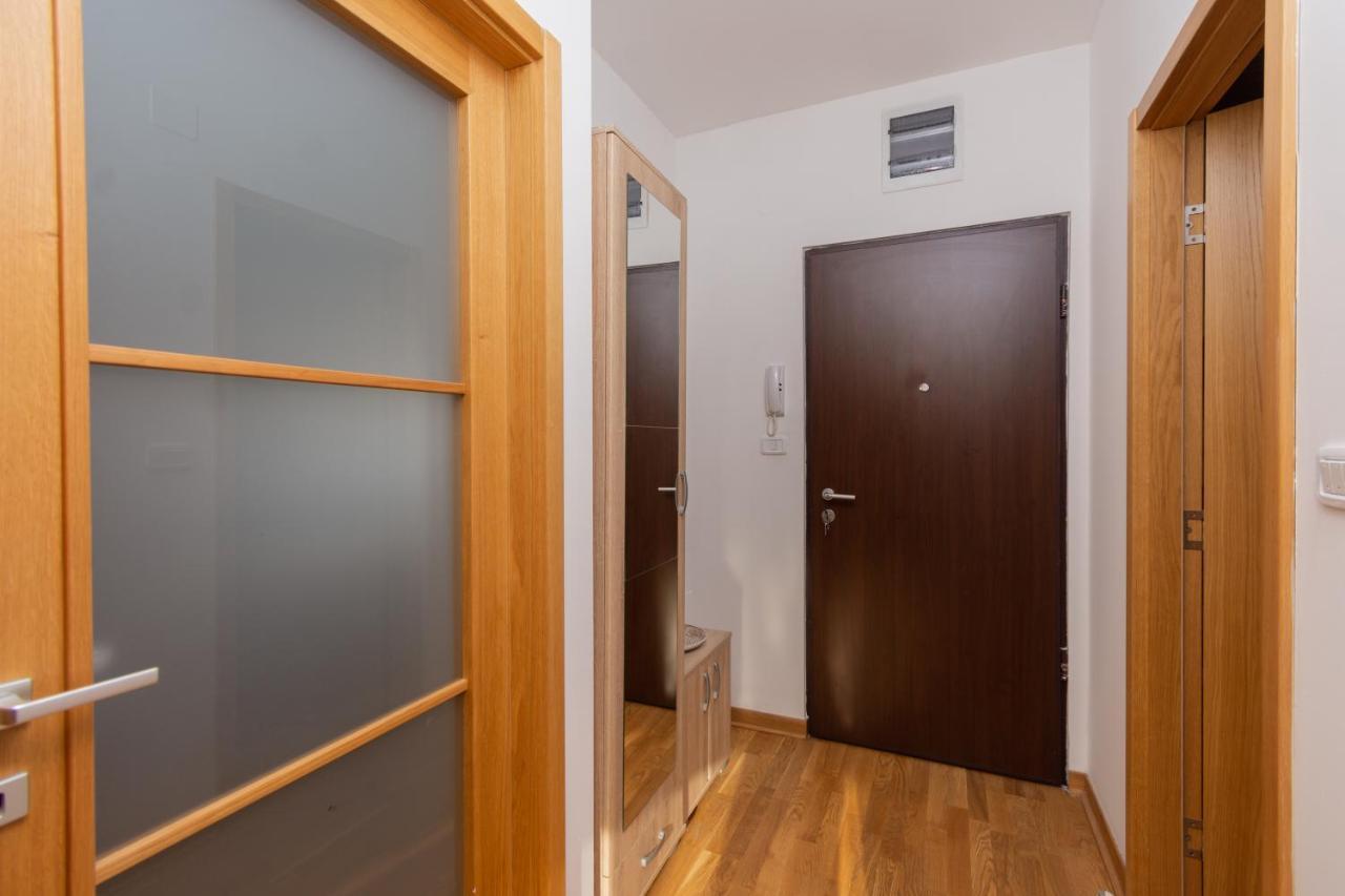 City Compass Apartment 2 พอดโกริกา ภายนอก รูปภาพ