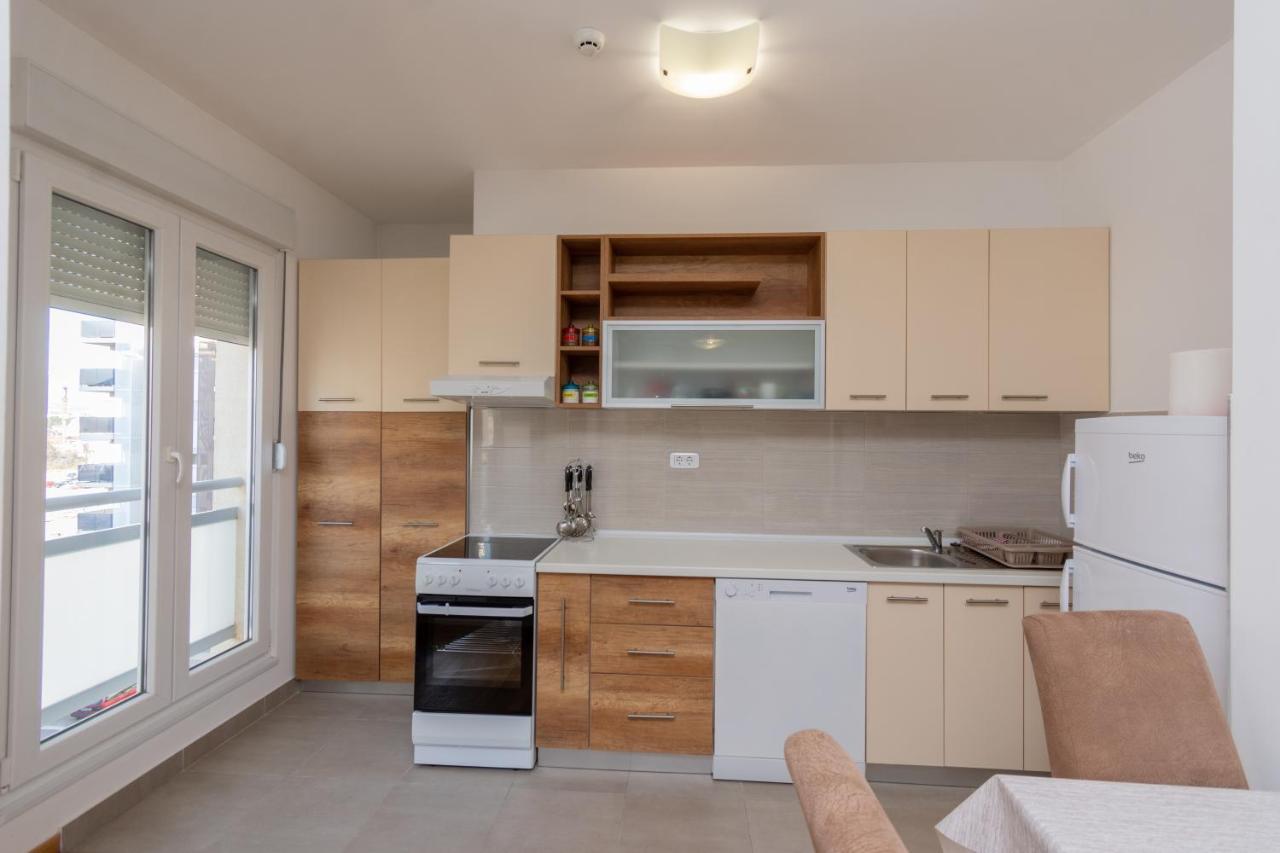 City Compass Apartment 2 พอดโกริกา ภายนอก รูปภาพ
