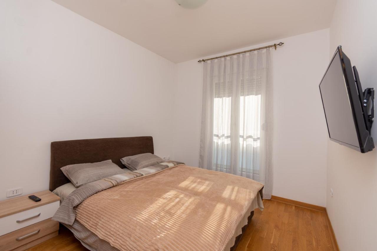 City Compass Apartment 2 พอดโกริกา ภายนอก รูปภาพ