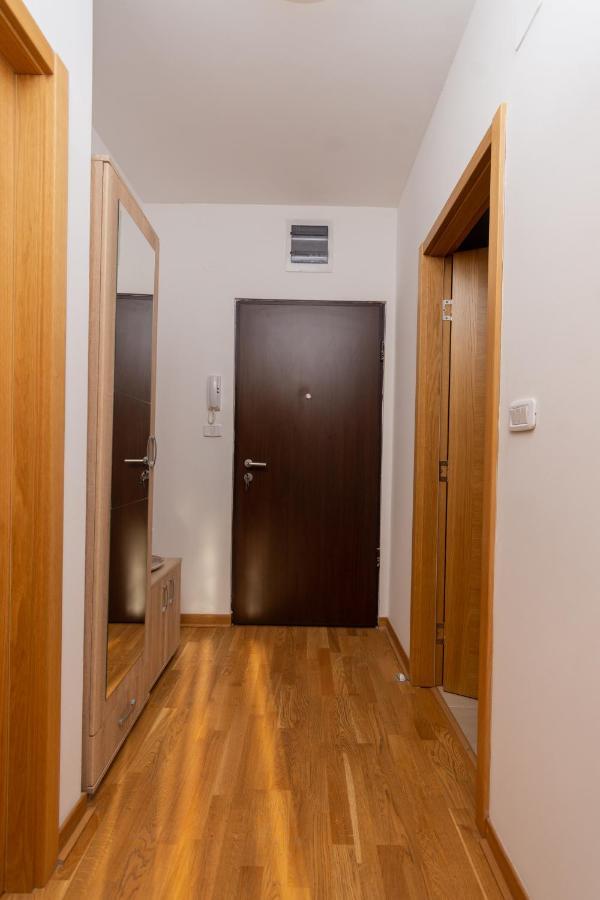 City Compass Apartment 2 พอดโกริกา ภายนอก รูปภาพ